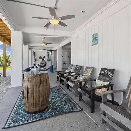 3Bed3Bath Waterfront Home With An Amazing View!